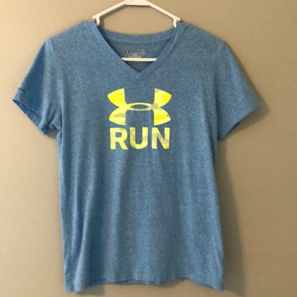 Under Armour Tops - Under Armour T-shirt size small